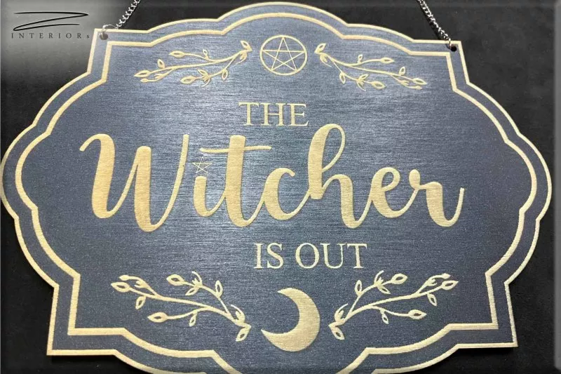 Türschild - the witch(er) is in/out