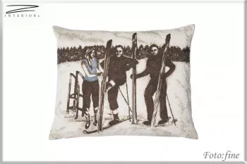 Kissen fine Bormio.Bedrucktes Kissen mit 2 Skifahrern, einer Frau und Landschaft. Retrobild.